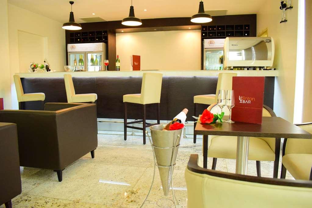 Monty Suites & Golf Uyo Restaurant billede