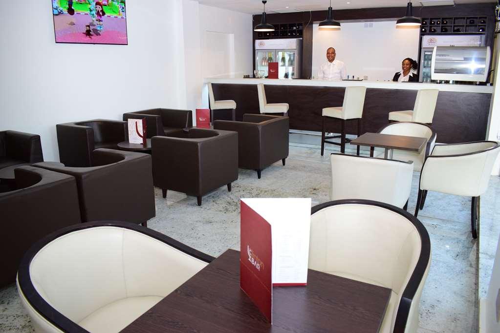 Monty Suites & Golf Uyo Restaurant billede