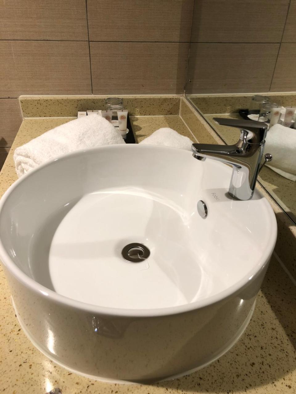 Monty Suites & Golf Uyo Eksteriør billede